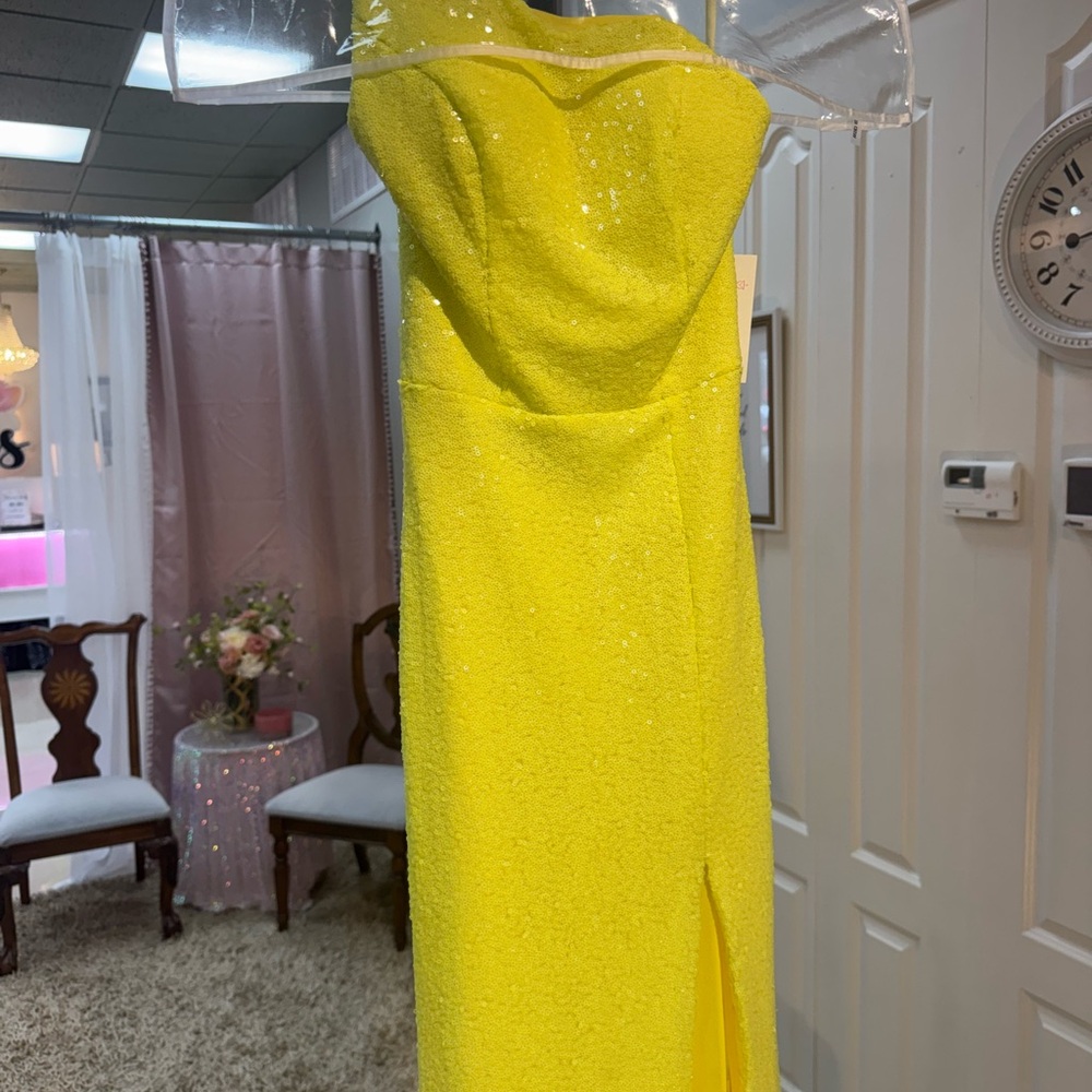Elegant Yellow Sequin Dress